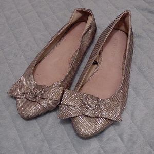 Lovely Gold Sparkle Flats!